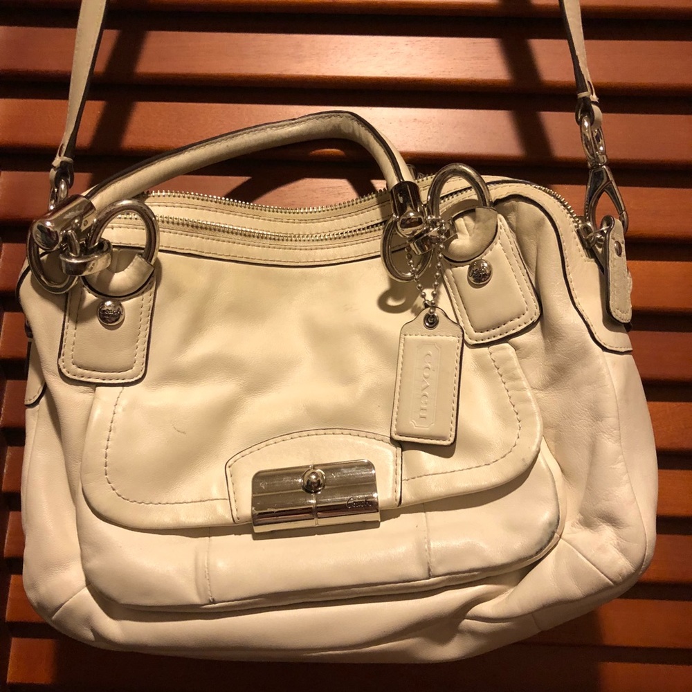 Lovely off-white Coach Leather purse, dual zippers